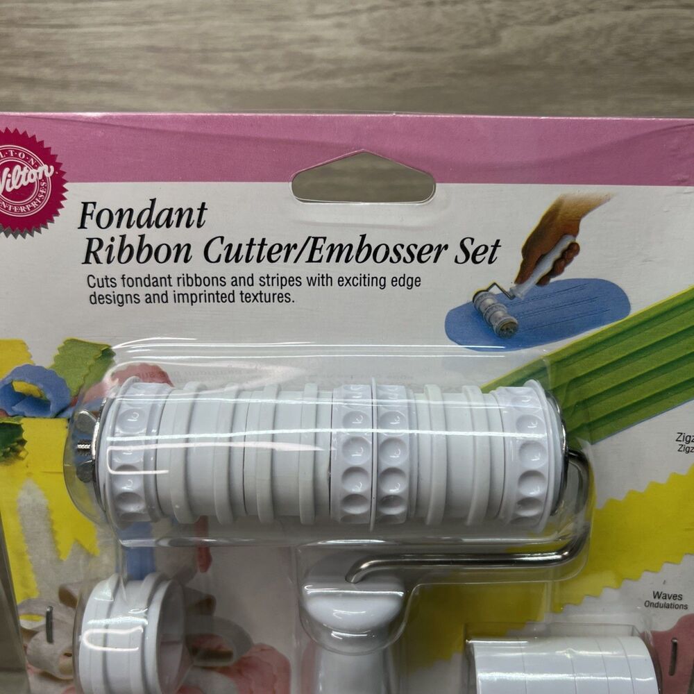 Wilton Fondant Ribbon Cutter Embosser Set - New In Package - Picture 3 of 8